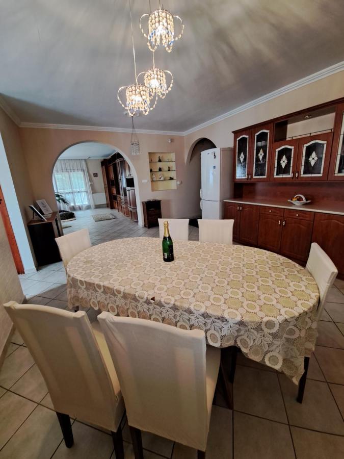 Villa Csilla elegant house Erd Esterno foto